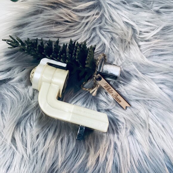 Bath and Body Works x White Barn Farmhouse Christmas Tree Wallflower Plug In - Picture 4 of 5